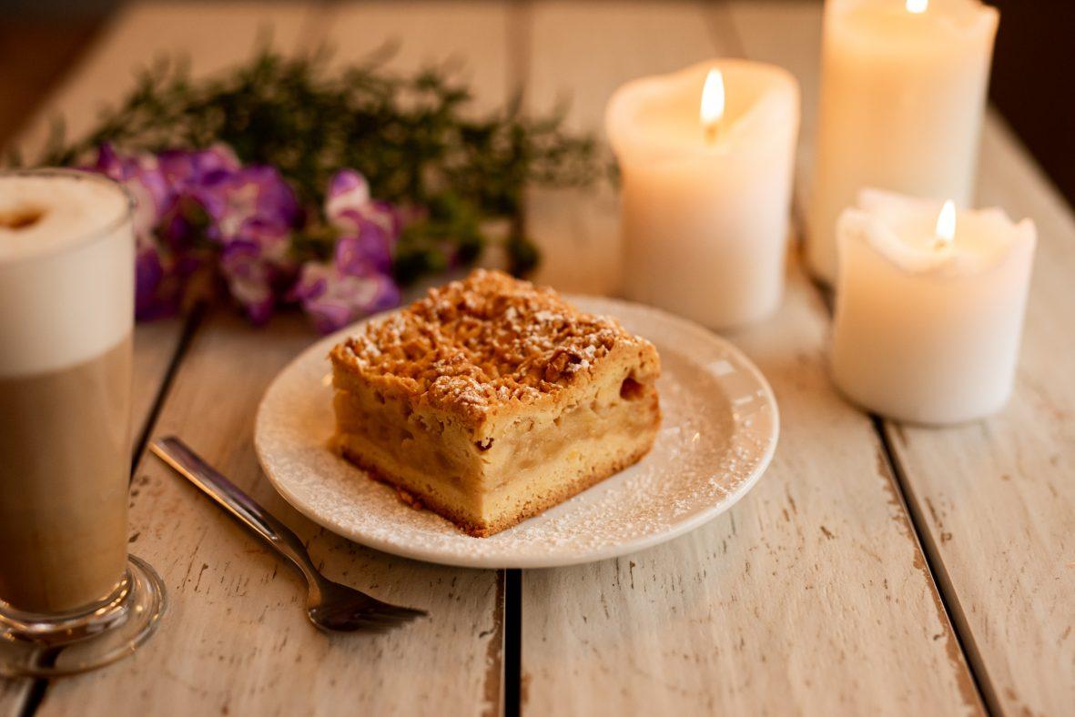 Apple Pie with coffee